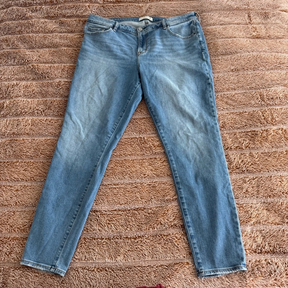 Abercrombie & Fitch The Super Skinny Mid Rise SIZE 34/18L